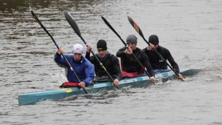 Mauritz Hennies siegt bei K4-Kanumarathon