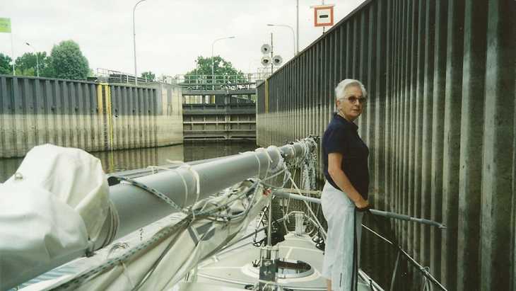 Schleuse Dömitz, na ja, nach unten wäre einfacher